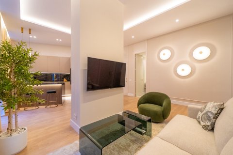 Apartment for sale in Madrid, Spain 3 bedrooms, 146 sq.m. No. 144368 - photo 7