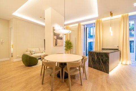 Apartment for sale in Madrid, Spain 3 bedrooms, 146 sq.m. No. 144368 - photo 15