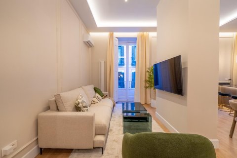 Apartment for sale in Madrid, Spain 3 bedrooms, 146 sq.m. No. 144368 - photo 3