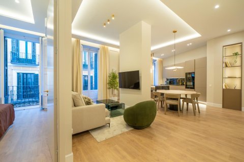 Apartment for sale in Madrid, Spain 3 bedrooms, 146 sq.m. No. 144368 - photo 20