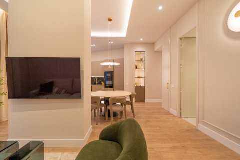 Apartment for sale in Madrid, Spain 3 bedrooms, 146 sq.m. No. 144368 - photo 2