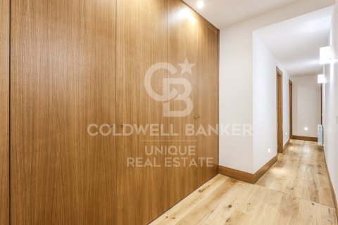 Huoneisto myytävänä Madrid, Espanja, 3 makuuhuonetta, 177 m2 No. 156943 - kuva 12