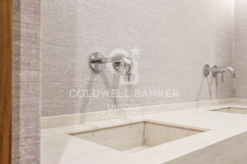 Huoneisto myytävänä Madrid, Espanja, 3 makuuhuonetta, 177 m2 No. 156943 - kuva 19