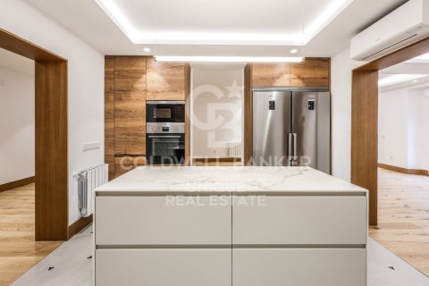 Huoneisto myytävänä Madrid, Espanja, 3 makuuhuonetta, 177 m2 No. 156943 - kuva 7