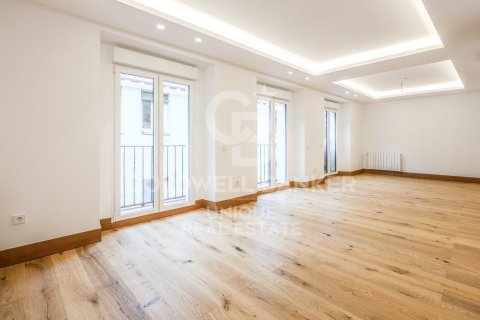 Dzīvoklis Madrid, Spānijā 3 istabas, 177 m2 Nr. 156943