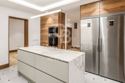 Huoneisto myytävänä Madrid, Espanja, 3 makuuhuonetta, 177 m2 No. 156943 - kuva 6