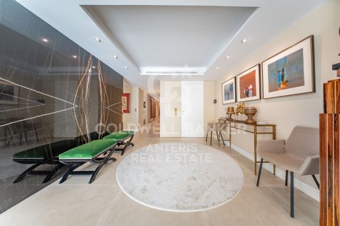Apartamento en venta en Barcelona, España 4 dormitorios, 343 m2 No. 156944 - foto 3