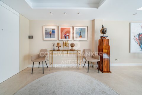 Apartamento en venta en Barcelona, España 4 dormitorios, 343 m2 No. 156944 - foto 2