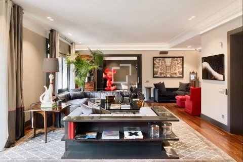 Apartment à Barcelona, Espagne 7 chambres, 563 m2 No. 195621
