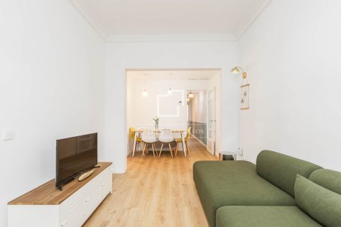 Apartment à vendre à Barcelona, Espagne, 3 chambres, 75 m2 No. 195622 - photo 2