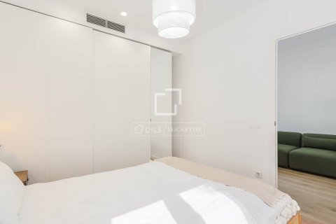Apartment à vendre à Barcelona, Espagne, 3 chambres, 75 m2 No. 195622 - photo 12