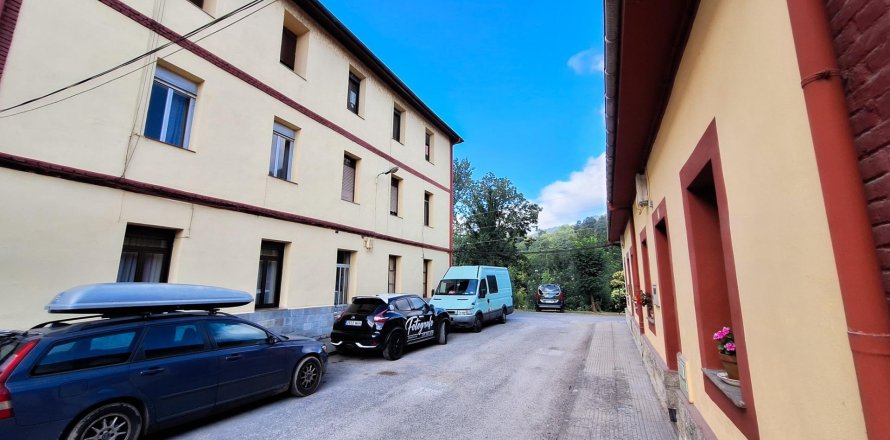 Wohnung in Oviedo, Asturias, Spanien 1 Schlafzimmer, 58 m2 Nr. 182851