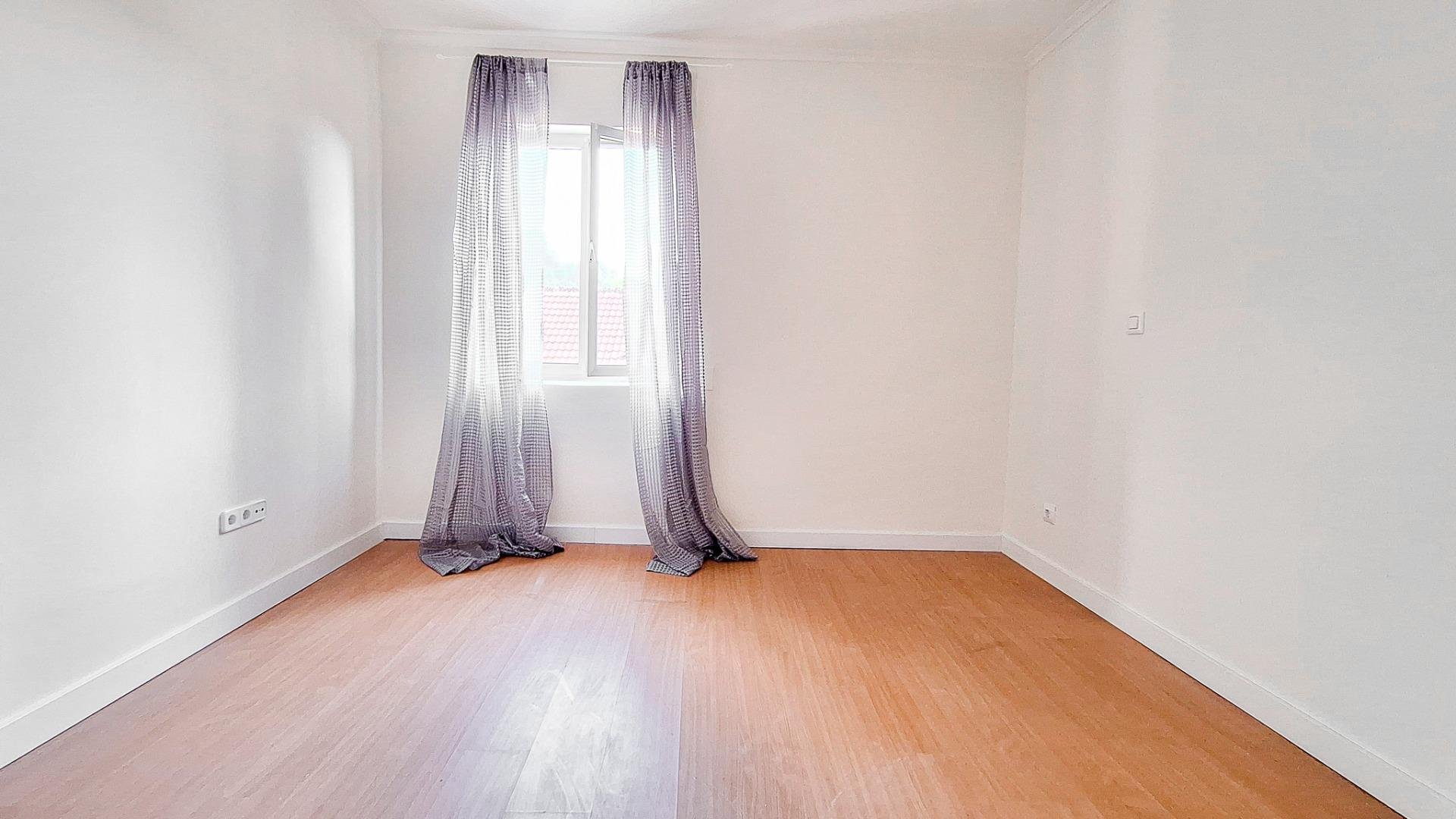 Appartamento a Oviedo, Asturias, Spagna 1 camera da letto, 58 mq. N° 182851