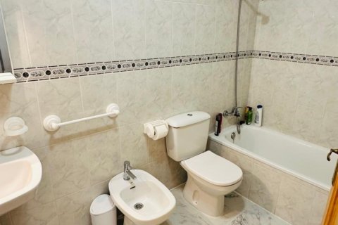 Apartment for sale in Torrevieja, Alicante, Spain 2 bedrooms, 68 sq.m. No. 182853 - photo 18