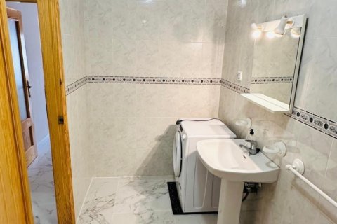 Apartment for sale in Torrevieja, Alicante, Spain 2 bedrooms, 68 sq.m. No. 182853 - photo 21