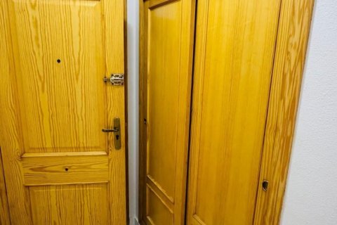 Apartment for sale in Torrevieja, Alicante, Spain 2 bedrooms, 68 sq.m. No. 182853 - photo 17