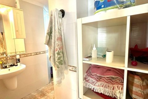Apartamento en venta en Torrevieja, Alicante, España 2 dormitorios, 101 m2 No. 182848 - foto 16