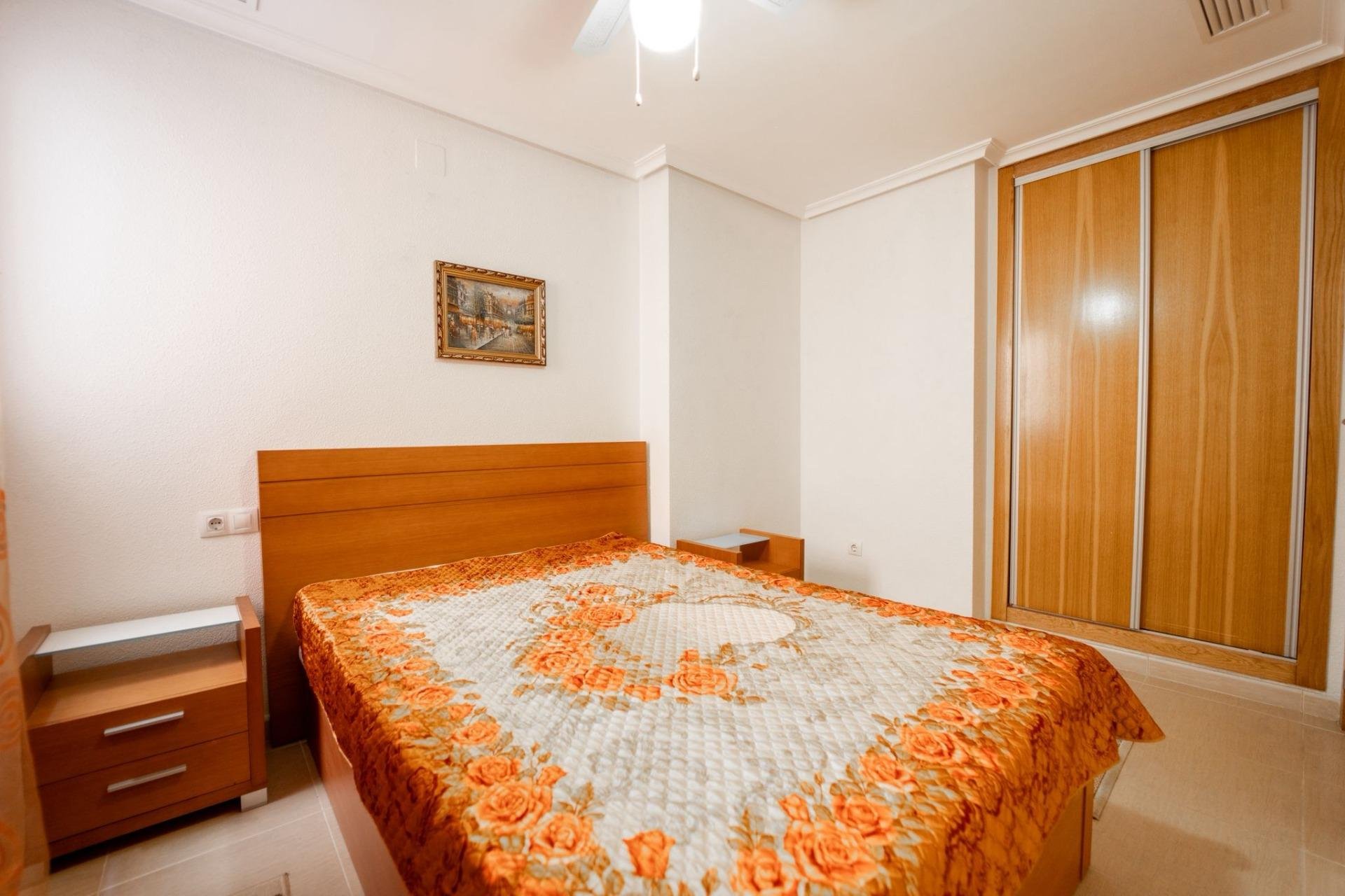 Apartment in Torrevieja, Alicante, Spain 2 bedrooms, 70 sq.m. No. 182852