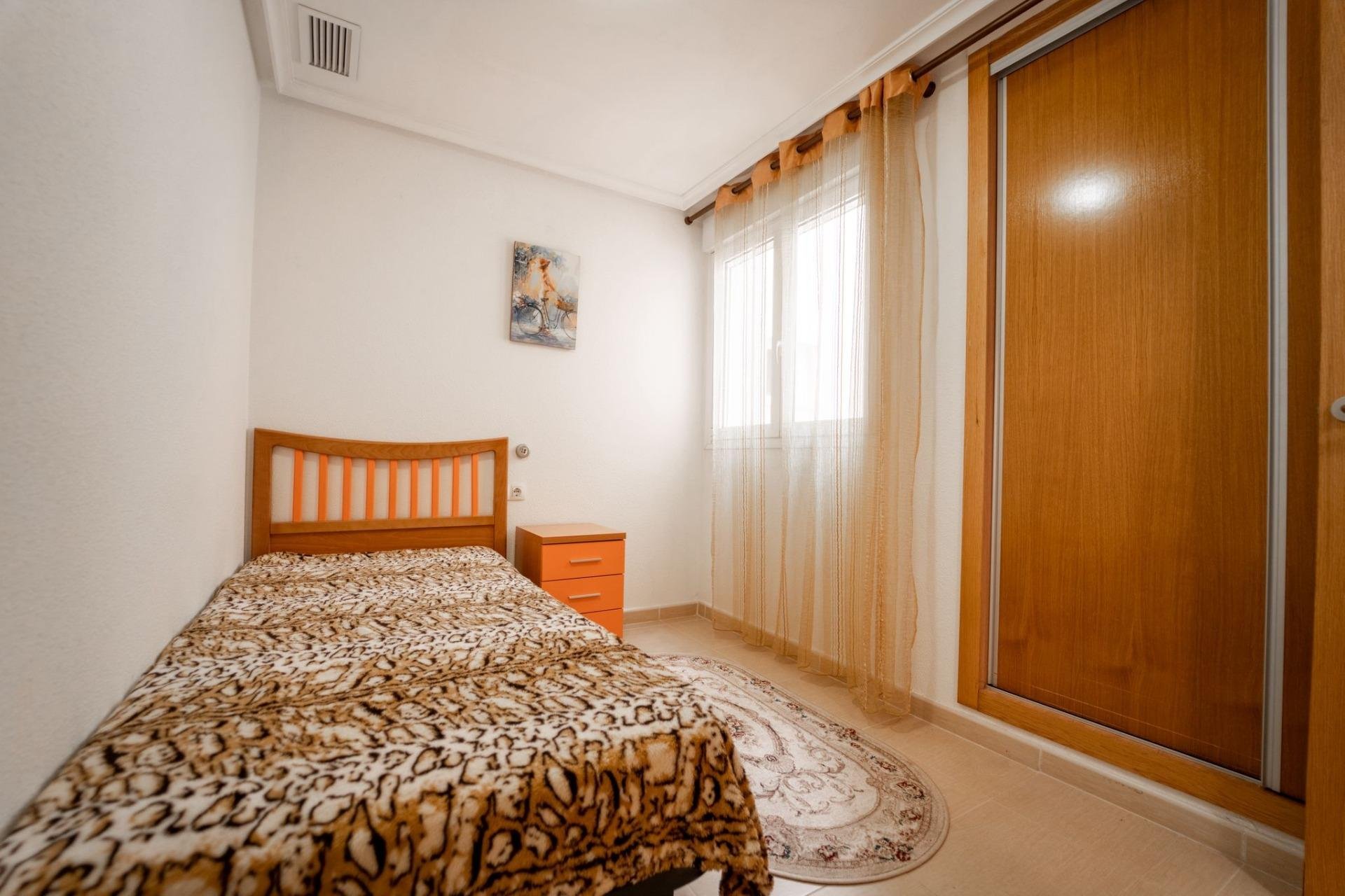 Apartment in Torrevieja, Alicante, Spain 2 bedrooms, 70 sq.m. No. 182852
