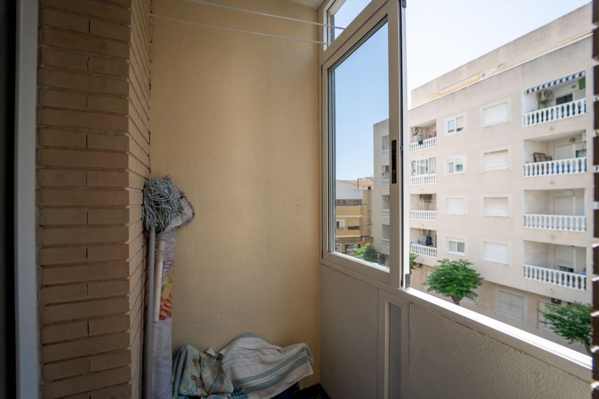 Apartment in Torrevieja, Alicante, Spain 2 bedrooms, 70 sq.m. No. 182852