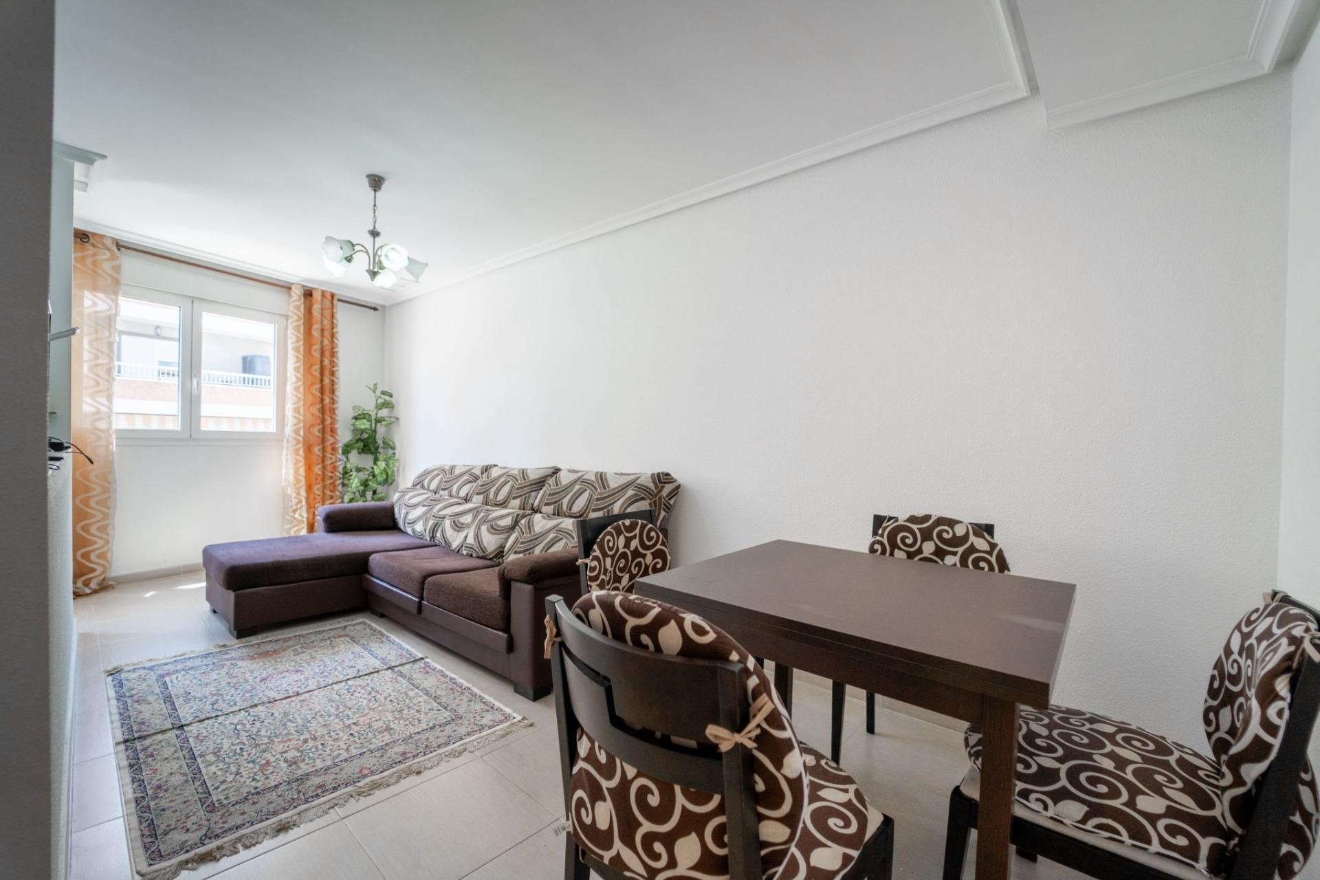 Apartment in Torrevieja, Alicante, Spain 2 bedrooms, 70 sq.m. No. 182852