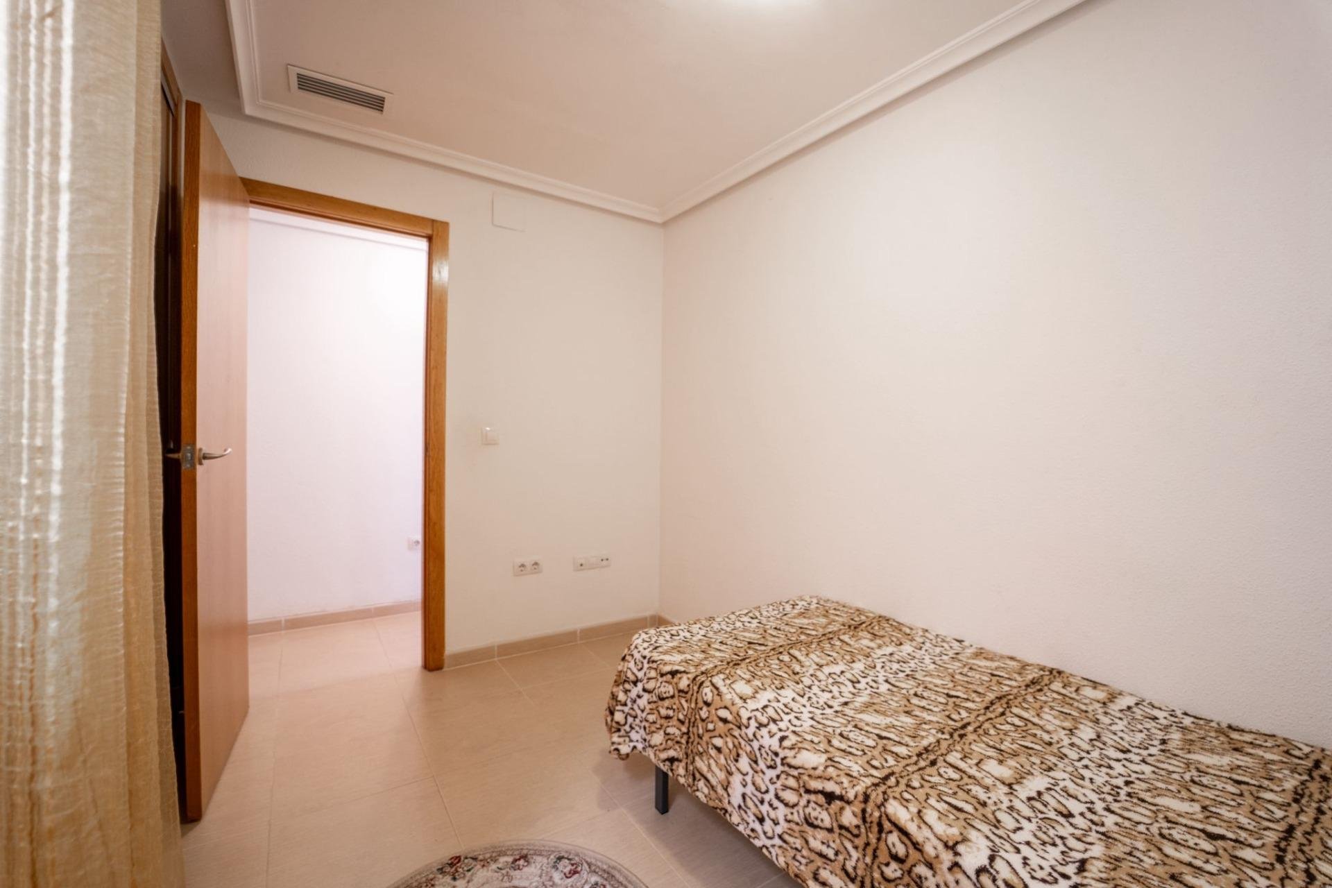 Apartment in Torrevieja, Alicante, Spain 2 bedrooms, 70 sq.m. No. 182852