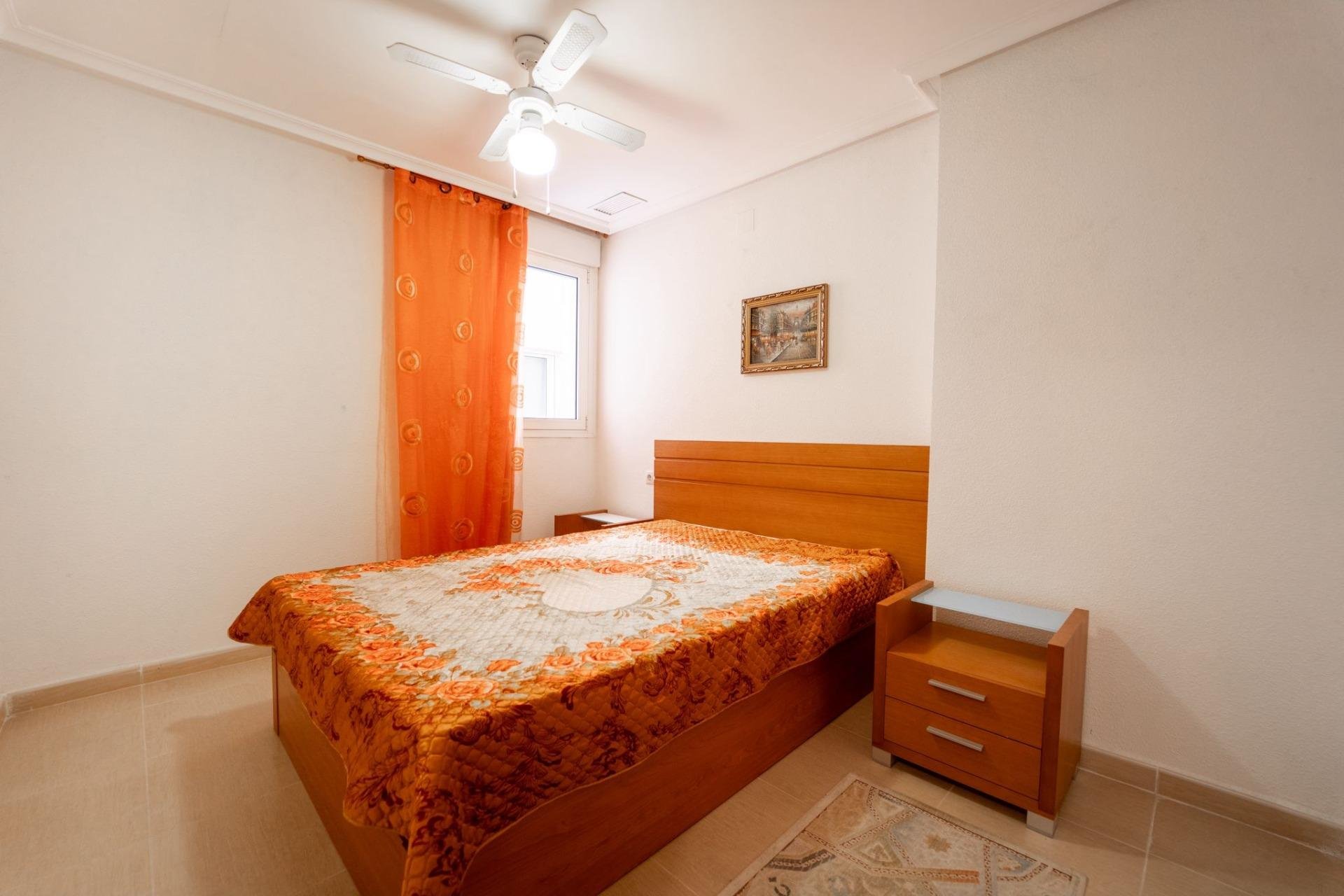Apartment in Torrevieja, Alicante, Spain 2 bedrooms, 70 sq.m. No. 182852