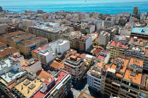 Lägenhet till salu i Torrevieja, Alicante, Spanien 95 kvm. Nr. 183076 - foto 13