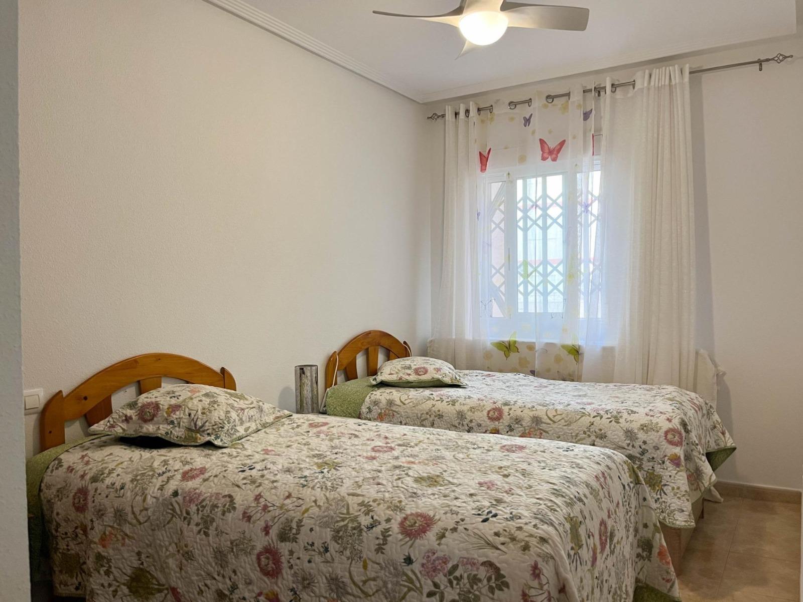 Apartamento en Torrevieja, Alicante, España 1 dormitorio, 52 m2 No. 183080