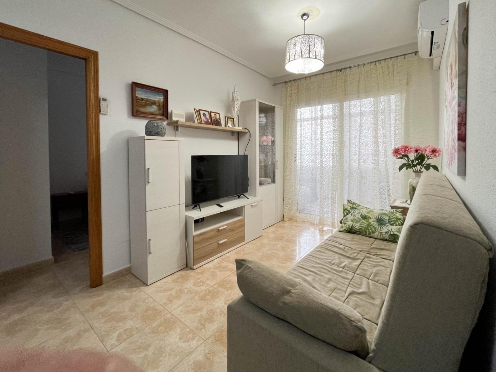 Apartamento en Torrevieja, Alicante, España 1 dormitorio, 52 m2 No. 183080