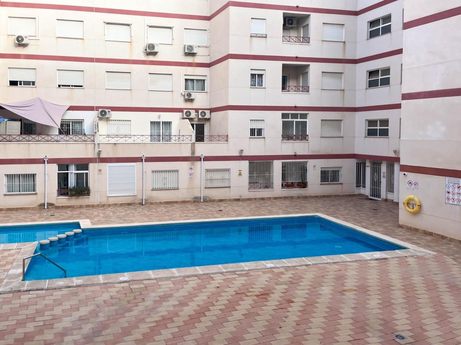 Apartamento en Torrevieja, Alicante, España 1 dormitorio, 52 m2 No. 183080