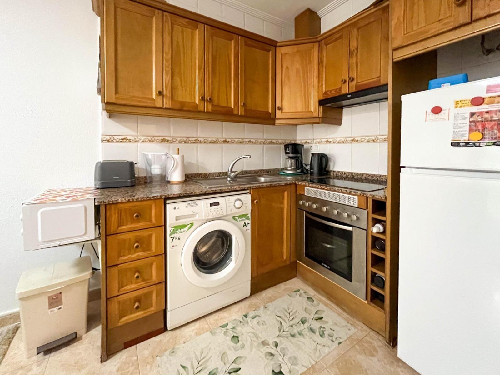 Apartamento en Torrevieja, Alicante, España 1 dormitorio, 52 m2 No. 183080