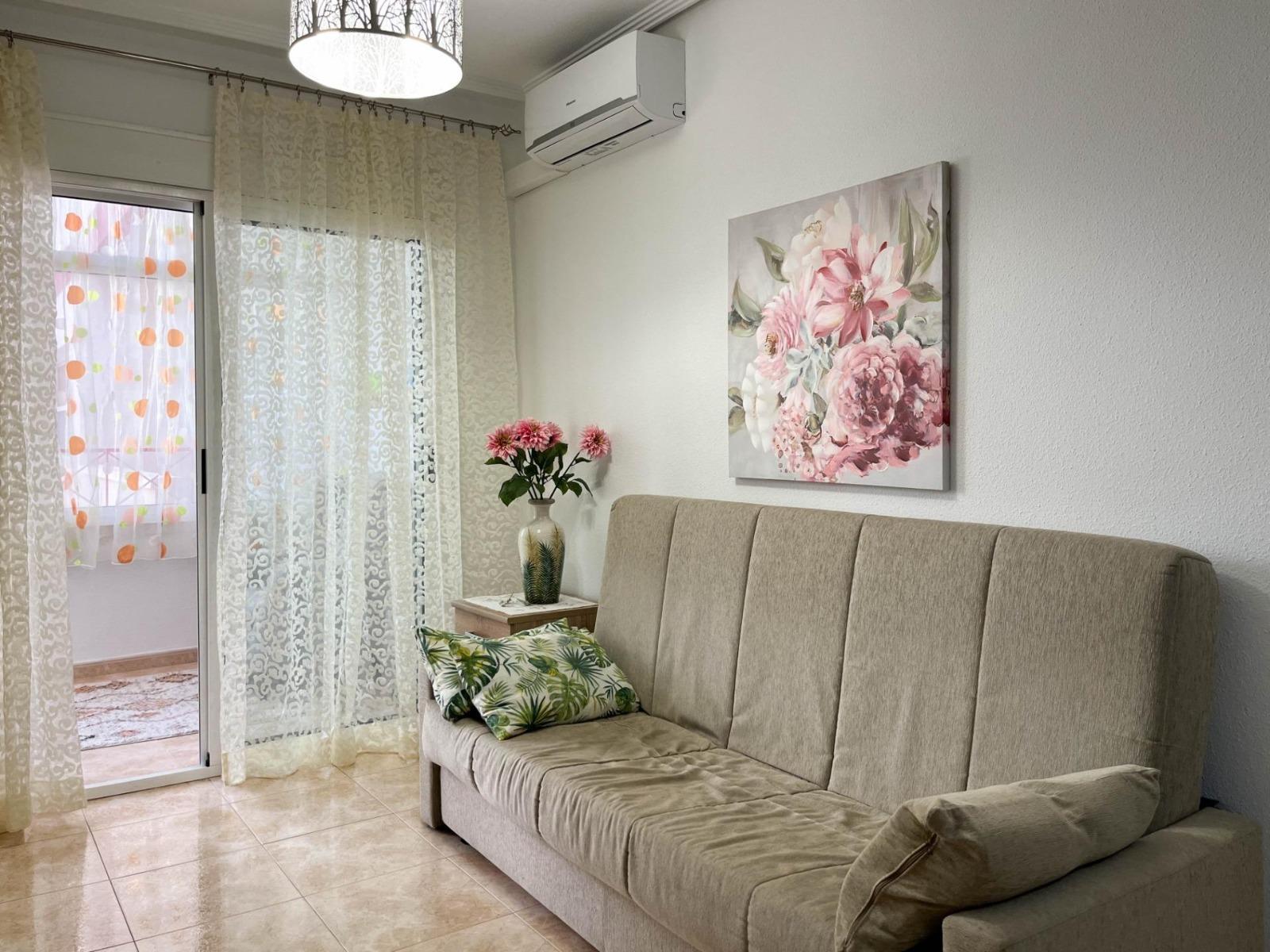 Apartamento en Torrevieja, Alicante, España 1 dormitorio, 52 m2 No. 183080