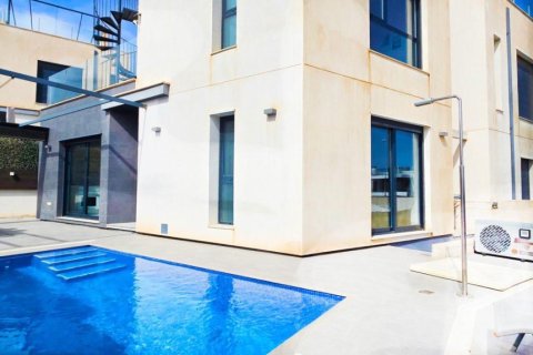 Villa à vendre à Alicante, Espagne, 3 chambres, 100 m2 No. 145335 - photo 1