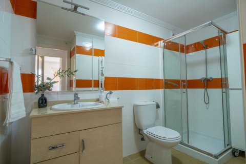 Lägenhet till salu i Playa Flamenca II, Alicante, Spanien 2 sovrum, 70 kvm. Nr. 145337 - foto 15