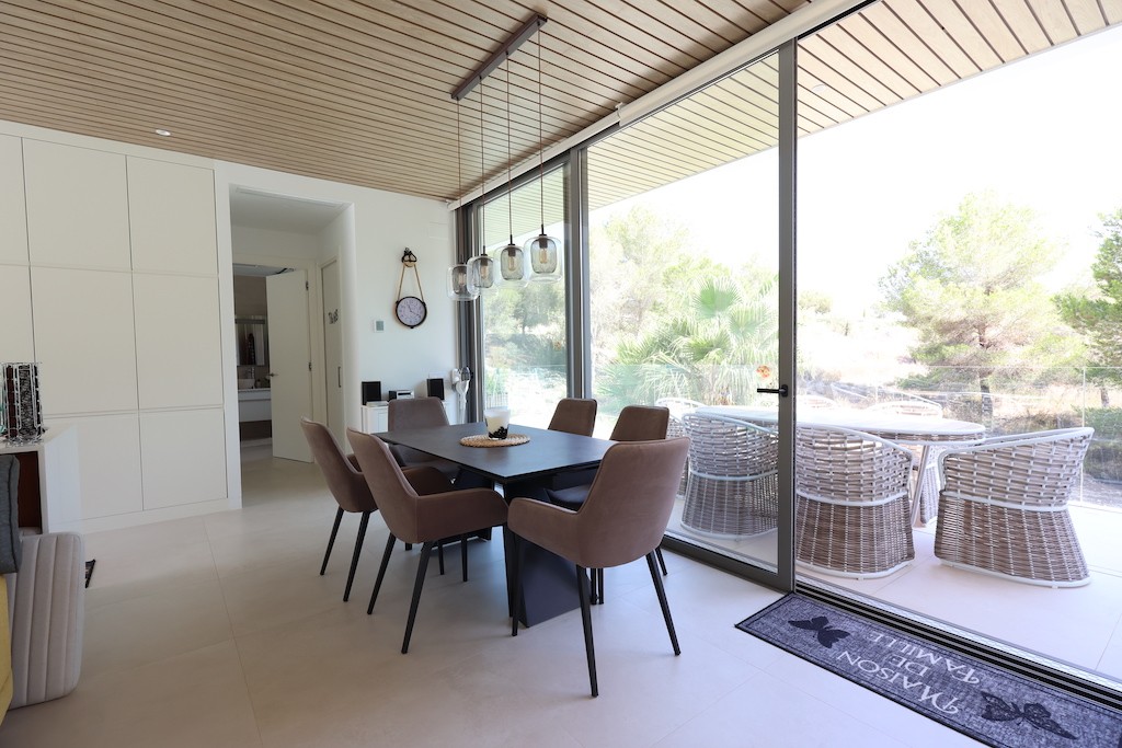 Villa en Campoamor, Alicante, España 4 dormitorios, 272 m2 No. 145334