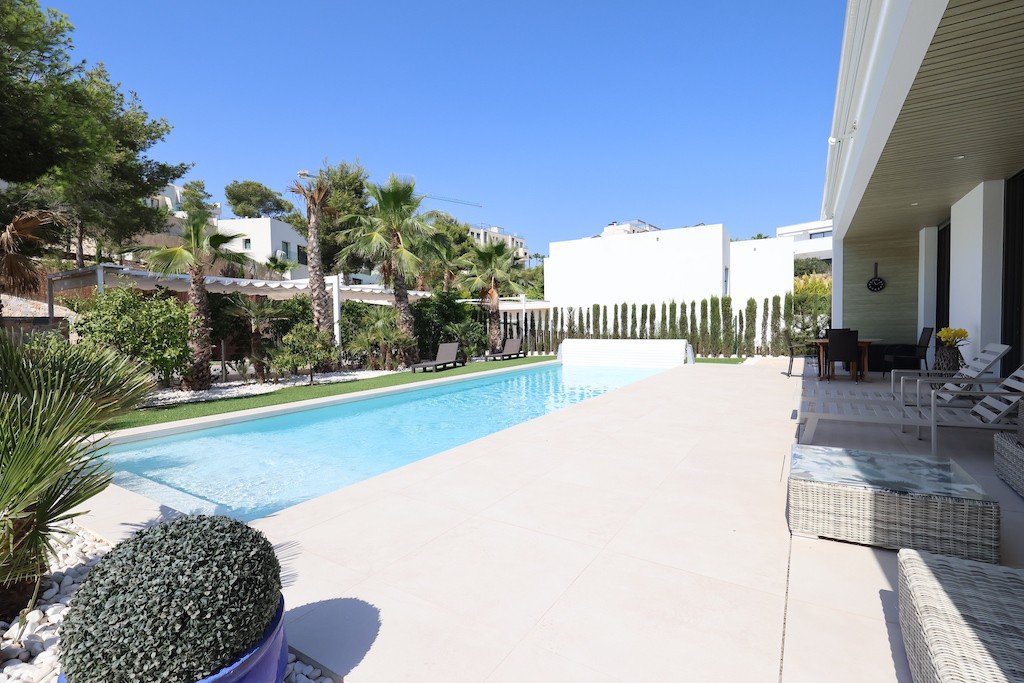 Villa en Campoamor, Alicante, España 4 dormitorios, 272 m2 No. 145334