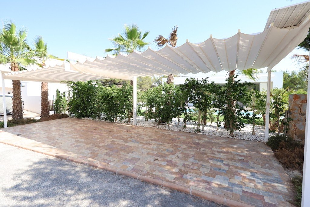 Villa en Campoamor, Alicante, España 4 dormitorios, 272 m2 No. 145334