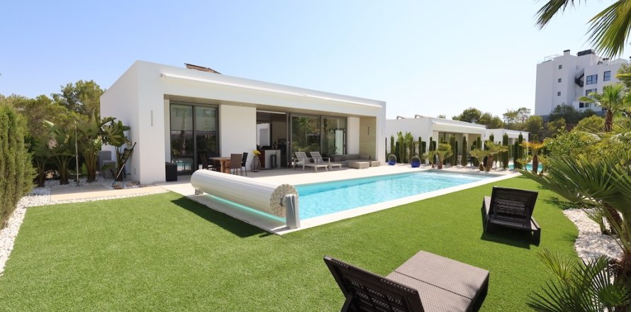 Villa in Campoamor, Alicante, Spanien 4 Schlafzimmer, 272 m2 Nr. 145334