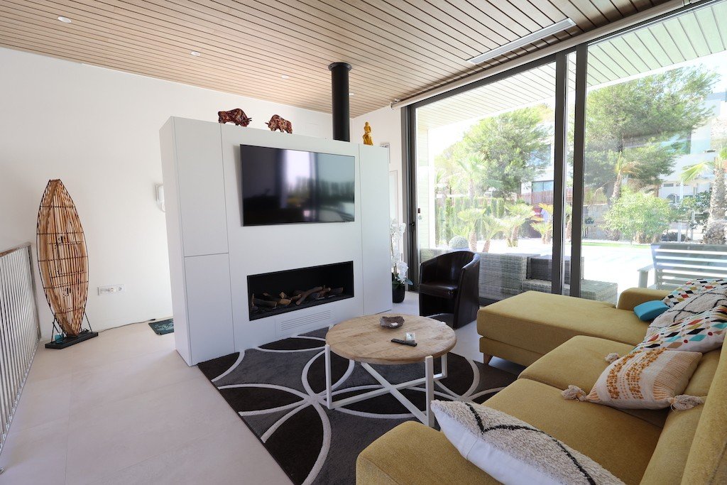 Villa en Campoamor, Alicante, España 4 dormitorios, 272 m2 No. 145334