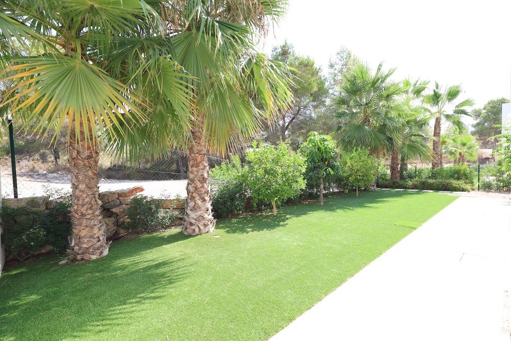 Villa en Campoamor, Alicante, España 4 dormitorios, 272 m2 No. 145334