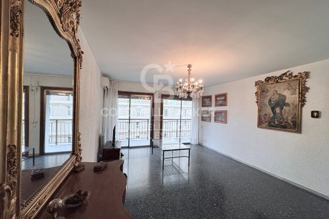 Apartament w Valencia, Hiszpania 4 sypialnie, 166 mkw. nr 156678 – zdjęcie 3