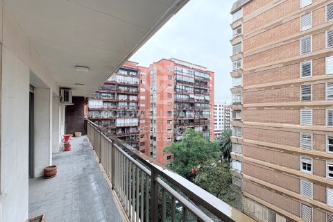 Apartament w Valencia, Hiszpania 4 sypialnie, 166 mkw. nr 156678