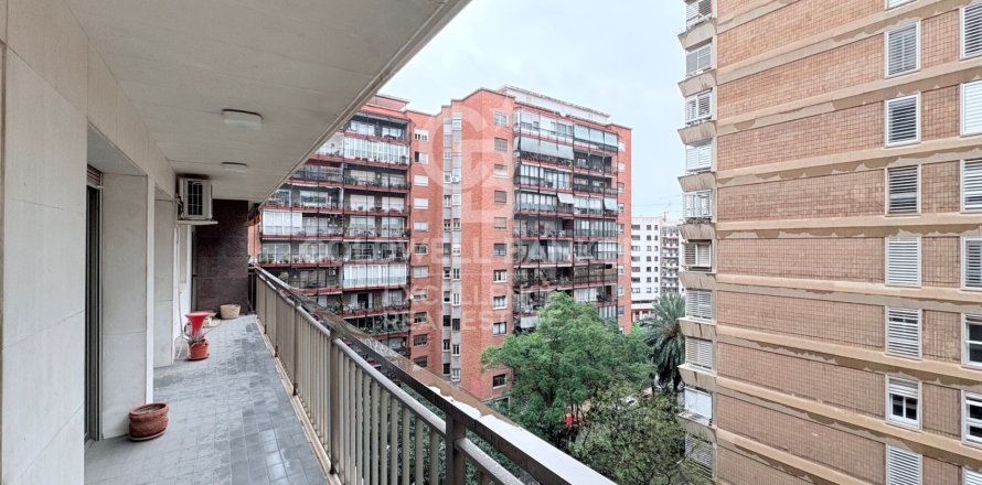 Apartament w Valencia, Hiszpania 4 sypialnie, 166 mkw. nr 156678