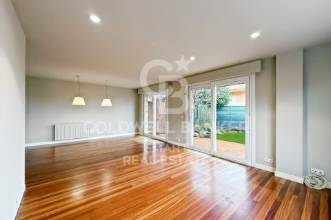 Casa in vendita a Oleiros, A Coruna, Spagna 4 camere da letto, 185 mq. N° 156675 - foto 1