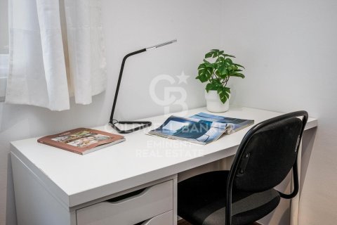 Huoneisto myytävänä Barcelona, Espanja, 2 makuuhuonetta, 50 m2 No. 156680 - kuva 27