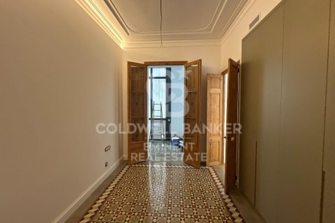Apartament w Barcelona, Hiszpania 3 sypialnie, 209 mkw. nr 156681 – zdjęcie 15