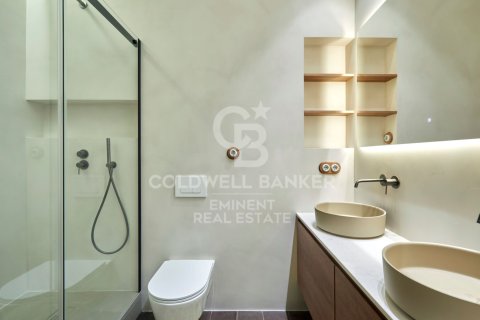 Apartment for sale in Barcelona, Spain 3 bedrooms, 209 sq.m. No. 156681 - photo 21