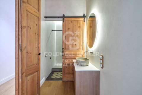 Apartment for sale in Barcelona, Spain 3 bedrooms, 209 sq.m. No. 156681 - photo 18