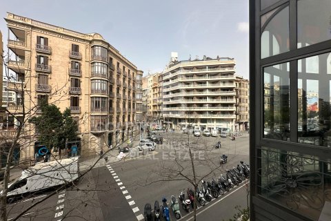 Apartament w Barcelona, Hiszpania 3 sypialnie, 209 mkw. nr 156681 – zdjęcie 13